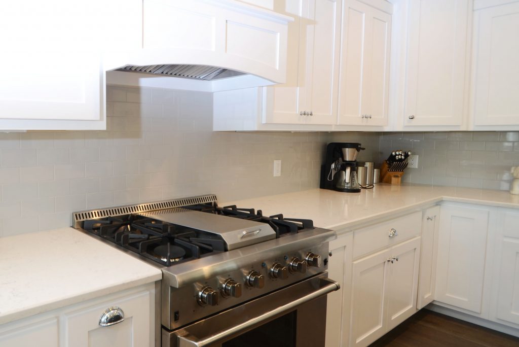 white kitchen subway tile