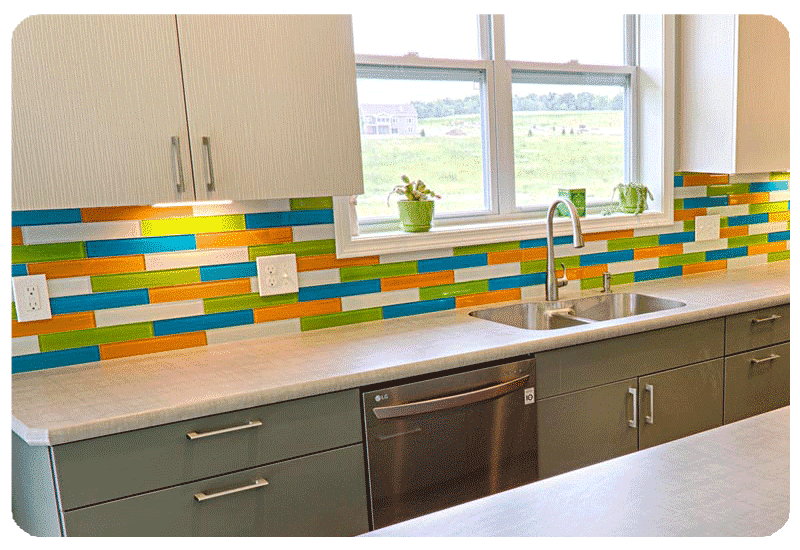 glass tile color backsplash